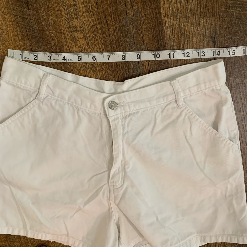 Vintage 80s 90s high waisted white jean shorts - Picture 2 of 7